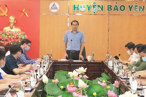 Chủ tịch UBND tỉnh Trịnh Xuân Trường kiểm tra công tác phòng, chống dịch bệnh Covid-19 tại Bảo Thắng và Bảo Yên