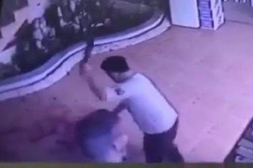 Người phụ nữ bị nhân tình chém gục trong nhà nghỉ