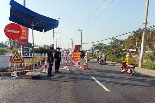 Không có xét nghiệm âm tính COVID-19, nhân viên sân bay Nội Bài không thể đi làm
