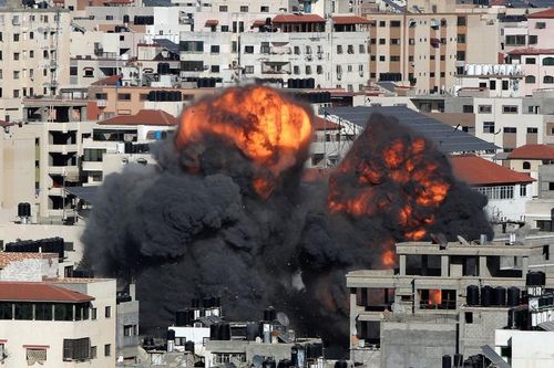 Israel bất ngờ không kích các mục tiêu Hamas ở Dải Gaza