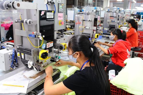 Bộ KHĐT: Có thể kiểm soát dịch bệnh vào cuối năm 2021