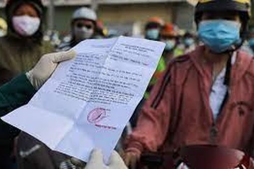 Hà Nội: Người đi đường trong thời gian giãn cách xã hội cần mang theo những giấy tờ gì?