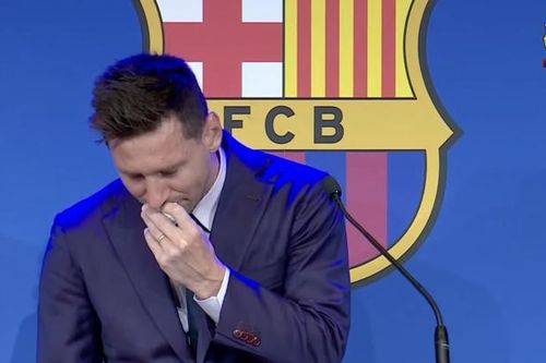 Messi khóc nức nở trong buổi họp báo chia tay Barca
