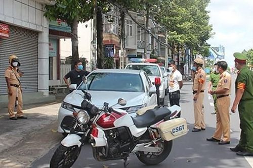 Đồng Nai: Phạt 56 triệu đồng thanh niên 'thông chốt' kiểm soát dịch Covid-19
