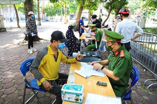 Hà Nội: Xử phạt hơn 1,8 tỷ đồng đối với 1.256 trường hợp vi phạm phòng chống dịch