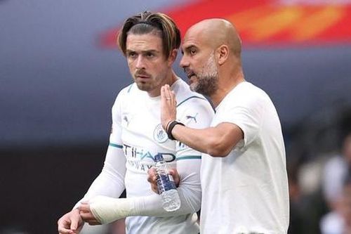 Thua ở Siêu Cúp Anh, Pep Guardiola vẫn cố khen học trò