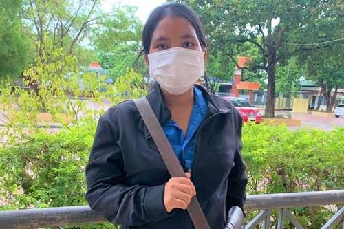 Nữ thí sinh mang bầu vượt hơn 100km thi tốt nghiệp, mong làm cô giáo
