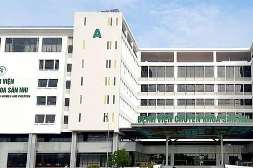 Xử lý nghiêm vụ bác sĩ trốn về quê giỗ cha được phó chủ tịch xã cho vượt chốt, ôm cổ