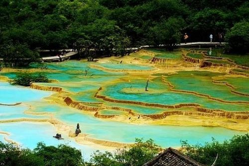 Không thể rời mắt với 5 hồ bậc thang tự nhiên đẹp nhất thế giới