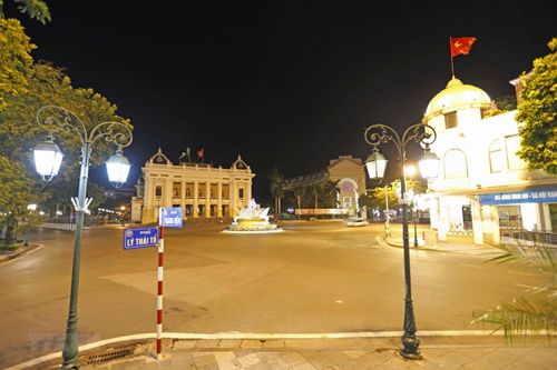 Hình ảnh Hà Nội vắng lặng trong những ngày giãn cách xã hội