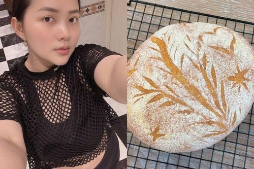 Mùa dịch rảnh rỗi: Phan Như Thảo trổ tài làm bánh mì, thành quả nhìn ngon 'xoắn lưỡi'