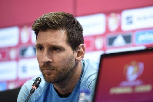 Messi họp báo chia tay Barcelona