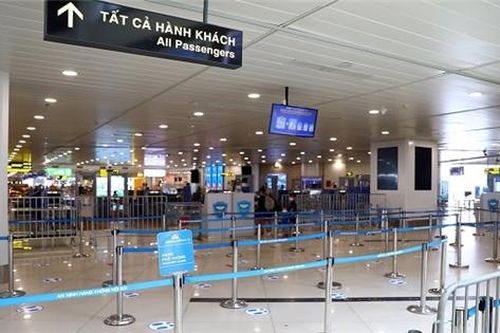 Đề xuất tạm ngừng bay giữa các tỉnh, thành đang giãn cách xã hội