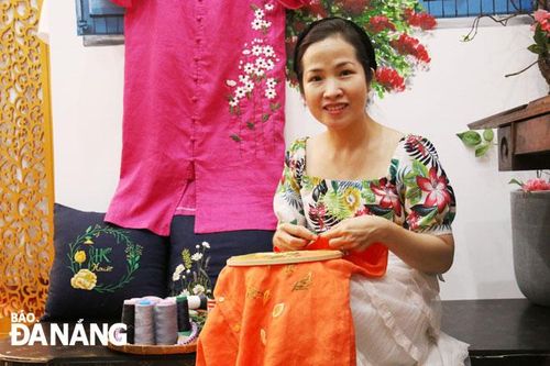 Đưa thời trang thêu tay đến với mọi người