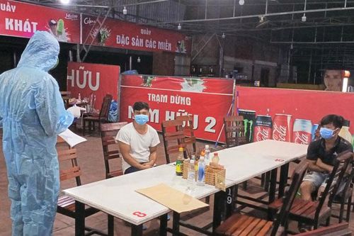 Cho người trốn trong thùng xe để vượt chốt đèo Chuối, 7 người bị phạt 35 triệu đồng