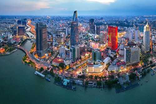 Thầy giáo sáng tác bài hát xúc động về tình người ở TP.HCM