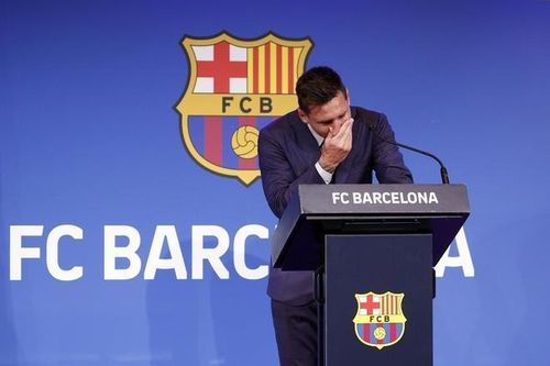 Messi khóc nức nở trong buổi họp báo chia tay Barca