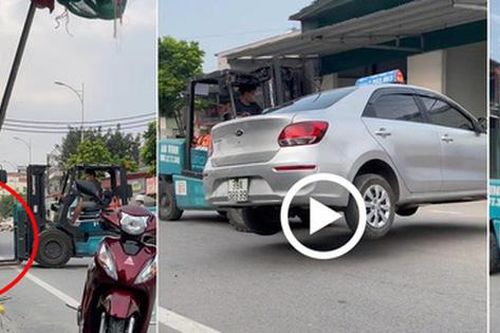 Đỗ xe chắn cửa nhà dân, tài xế tá hỏa khi chiếc taxi 'không cánh mà bay'