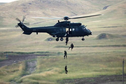 Đặc nhiệm Nga đổ bộ từ trực thăng châu Âu tập trận sát Afghanistan