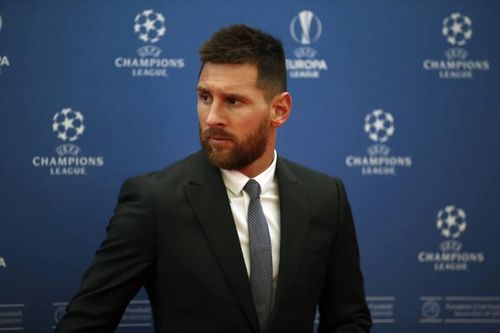 Sân bay Paris náo loạn vì Messi