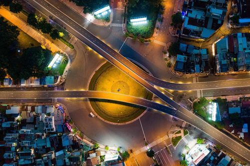 Đại lộ vắng bóng người ở TP.HCM