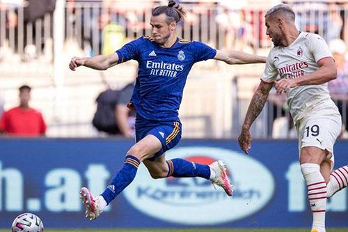 Bale đá hỏng phạt đền, mặc số áo cực to trong ngày trở lại Real Madrid