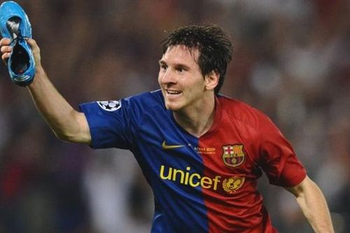 Các huyền thoại bóng đá lừng lẫy 'ngả mũ' trước Messi