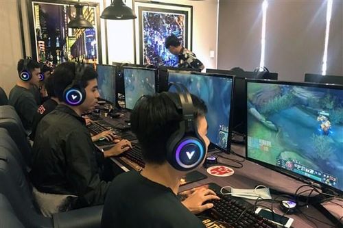 Đột kích 'quán nét', bắt 'sát thủ'... nghiện game