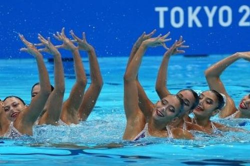 Xem các nữ VĐV xinh đẹp 'khiêu vũ' dưới nước tại Olympic Tokyo 2020