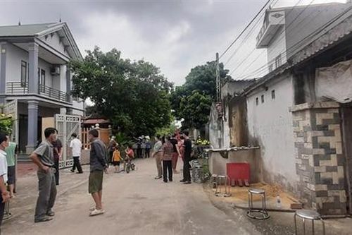 Nửa đêm cầm dao truy sát cả gia đình hàng xóm