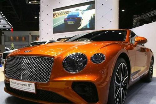 Lừa tiền của đại gia, mua hàng chục bất động sản và siêu xe
