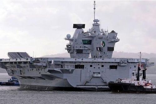 Tàu ngầm Trung Quốc bí mật bám đuôi tàu sân bay Anh