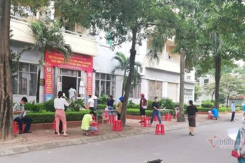 Toàn bộ công nhân một xã ở Hà Nội nghỉ làm 3 ngày để xét nghiệm Covid-19