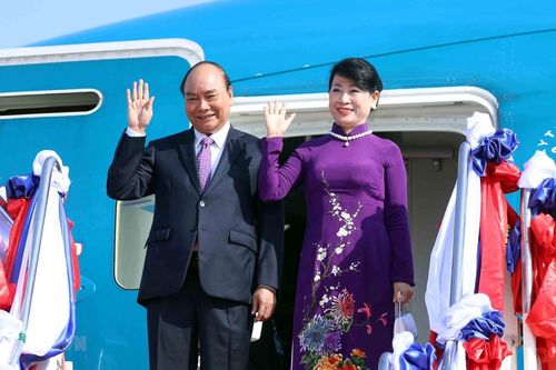 Hình ảnh Chủ tịch nước bắt đầu chuyến thăm hữu nghị chính thức Lào
