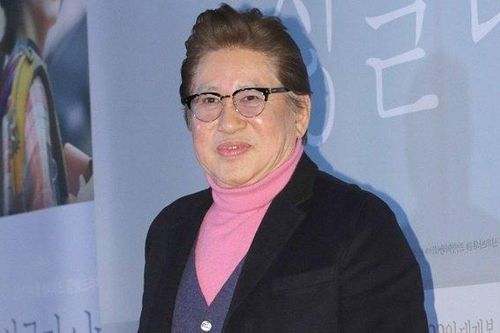 Đời tư tai tiếng của 'ông nội quốc dân' 75 tuổi phim Hàn ép bạn gái nhỏ tuổi phá thai