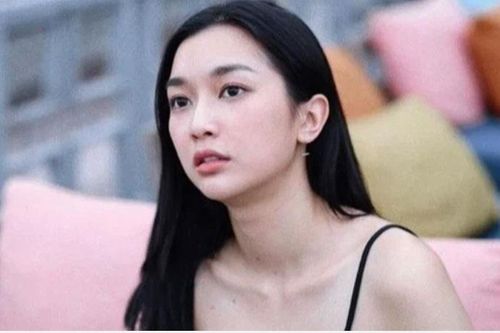 Từng ghét chị dâu vô cùng, thế mà một lần trông thấy chị ngủ gục bên giường mẹ, tôi lại cay khóe mắt