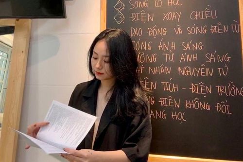 Động thái gây bất ngờ của cô giáo Minh Thu sau loạt lùm xùm gây phản ứng trái chiều trên MXH