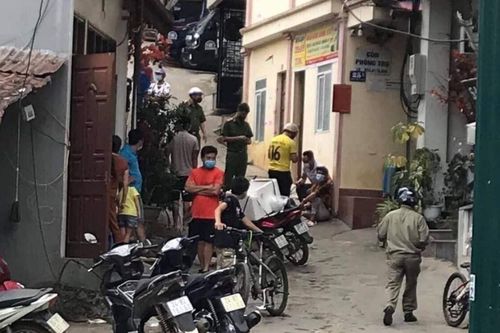Sau khi làm thủ tục ly hôn, chồng dùng dao truy sát rồi bóp cổ khiến vợ tử vong
