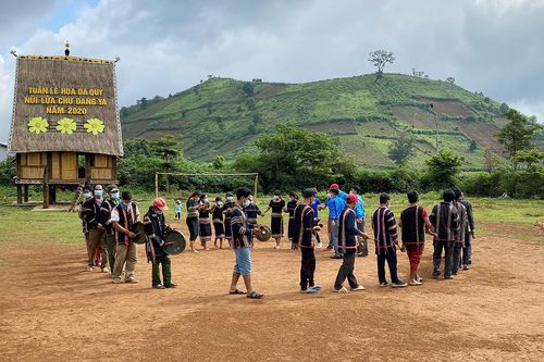 Làng thanh niên '2 không, 2 có': Thúc đẩy chương trình xây dựng nông thôn mới