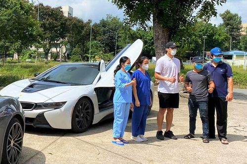 Thủ môn Tiến Dũng và bạn bè hỗ trợ chống dịch tại TP.HCM