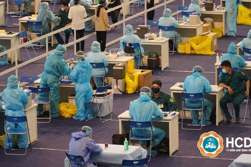 TP Hồ Chí Minh: Sẽ hoàn thành tiêm chủng cho 70% người trên 18 tuổi trong tháng 8/2021