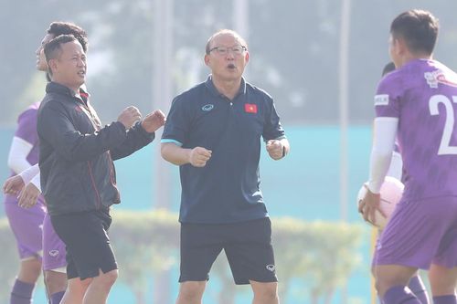 Bóng đá Việt Nam hôm nay: HLV Park Hang Seo hoàn tất cách ly