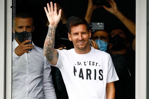 Messi chính thức ký hợp đồng 2 năm với PSG