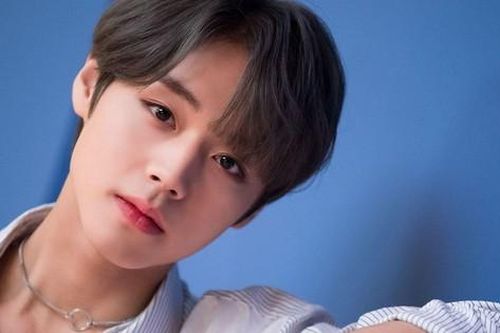 'Mỹ nam' ngoan hiền 'mặt ngây thơ thỏ non' Park Ji Hoon bị tố lừa tình, chi tiền cho 'gái'