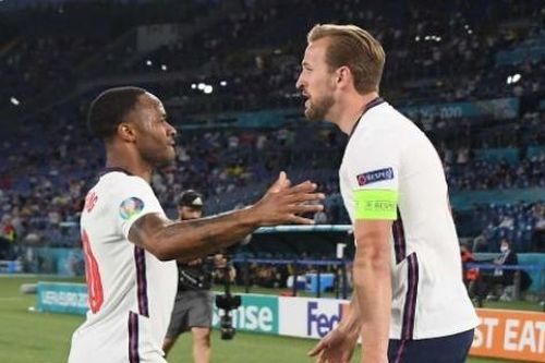 Chuyển nhượng cầu thủ Ngoại hạng Anh: Tottenham gây sốc khi nhắm tới Sterling; MU cần tăng mua sắm; Sancho tập buổi đầu tiên với Quỷ đỏ