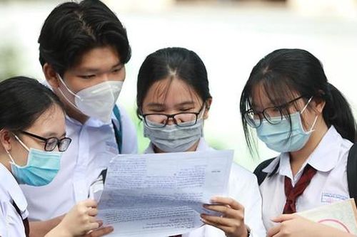 Dù đề thi đợt 2 'dễ thở', sĩ tử 2K3 chớ nên lơ là khi điều chỉnh nguyện vọng xét tuyển