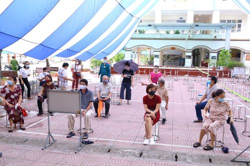 Hà Nội 'thần tốc' xét nghiệm nhóm người nguy cơ cao