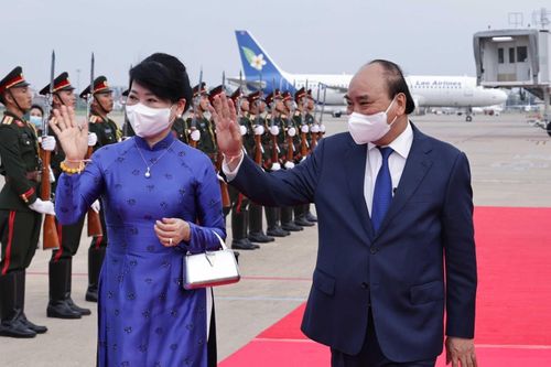 Chủ tịch nước Nguyễn Xuân Phúc kết thúc chuyến thăm Lào