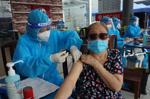 TP Hồ Chí Minh sẽ đạt mức độ tiêm vaccine phòng COVID-19 100% với người trên 18 tuổi