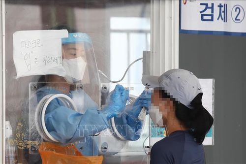 Hàn Quốc gia hạn giãn cách xã hội mức cao nhất ở vùng thủ đô Seoul